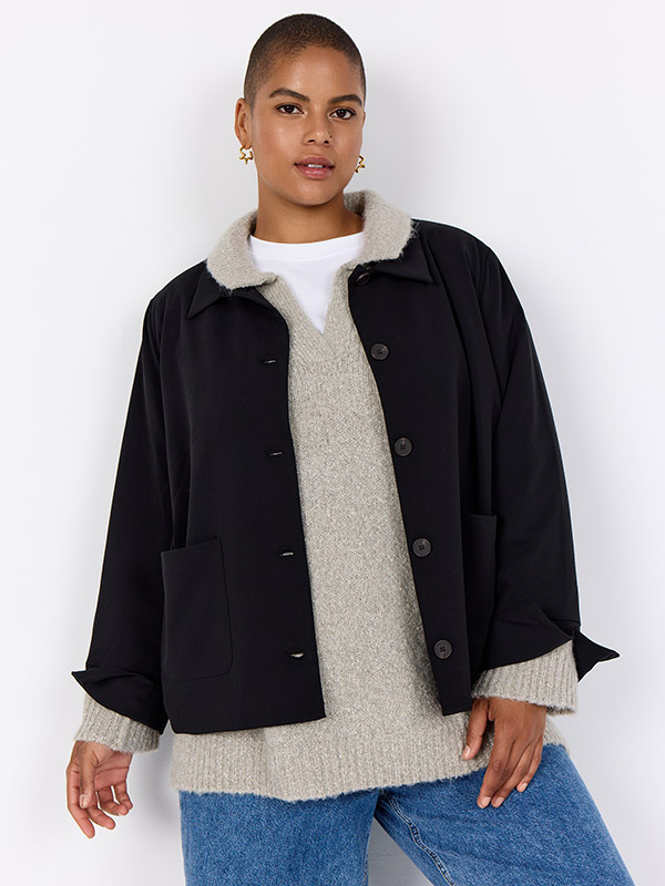 WA-SALLY - Plus Size Jas fra Wasabi Concept