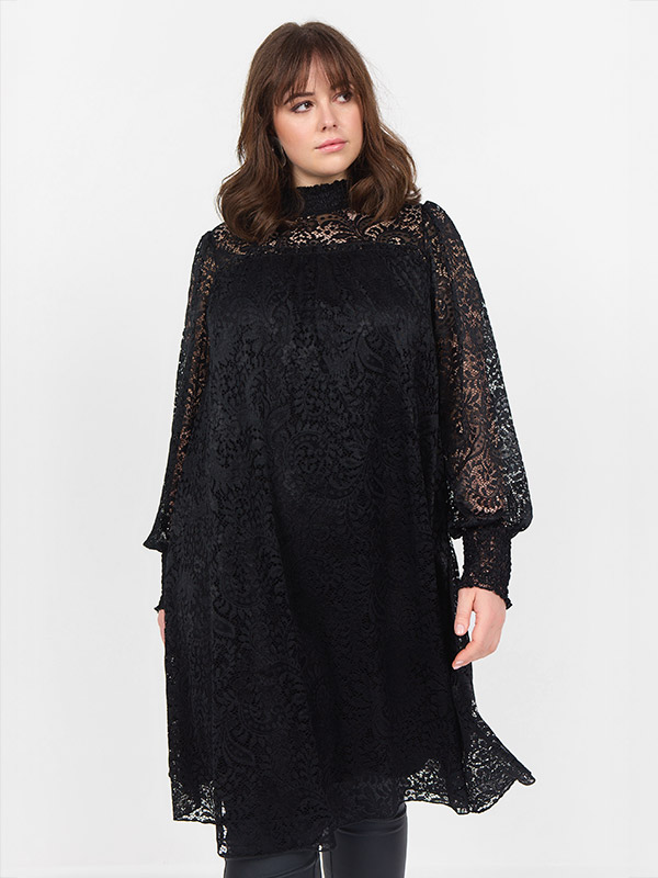WA-KRISTIN - Plus Size Jurk fra Wasabi Concept