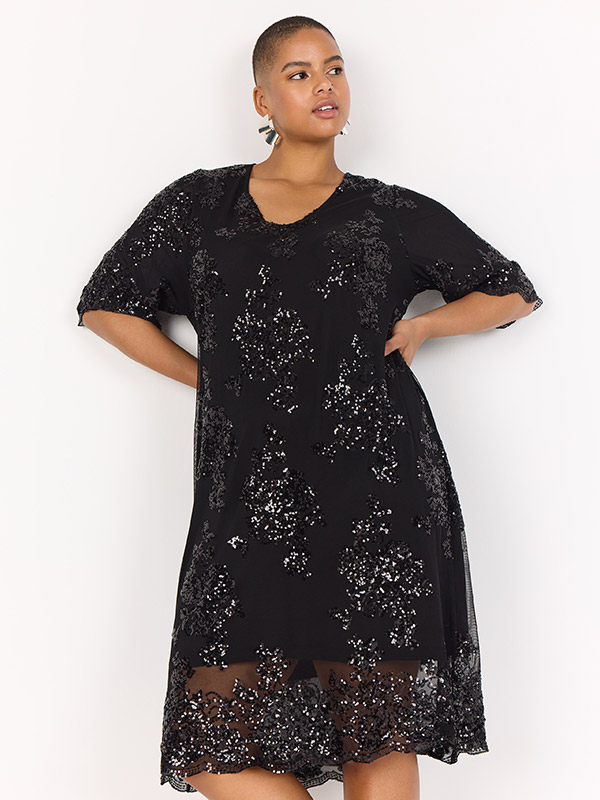 WA-SUNN - Plus Size Jurk fra Wasabi Concept