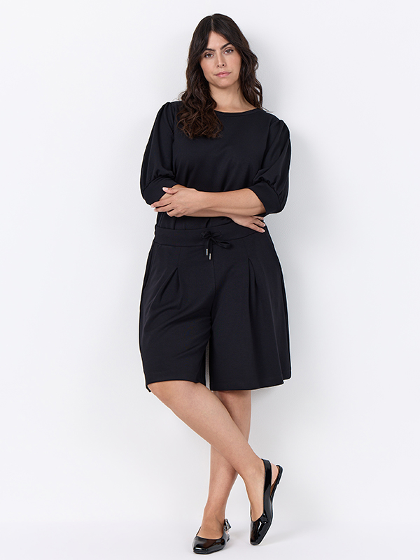 WA-SABINA - Plus Size Shorts fra Wasabi Concept