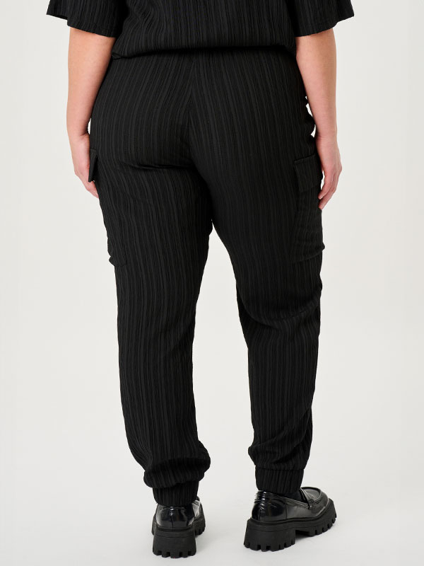 ADGINNIE - Plus Size Broek fra Adia