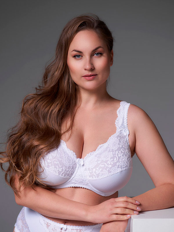 BEATE PLAIN - Plus Size Bh met beugel fra Plaisir