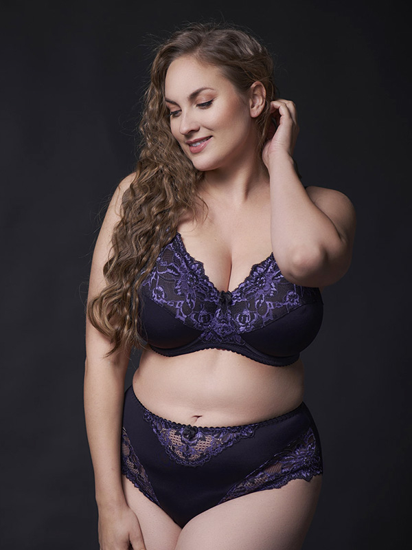 BEATE PLAIN - Plus Size Bh met beugel fra Plaisir