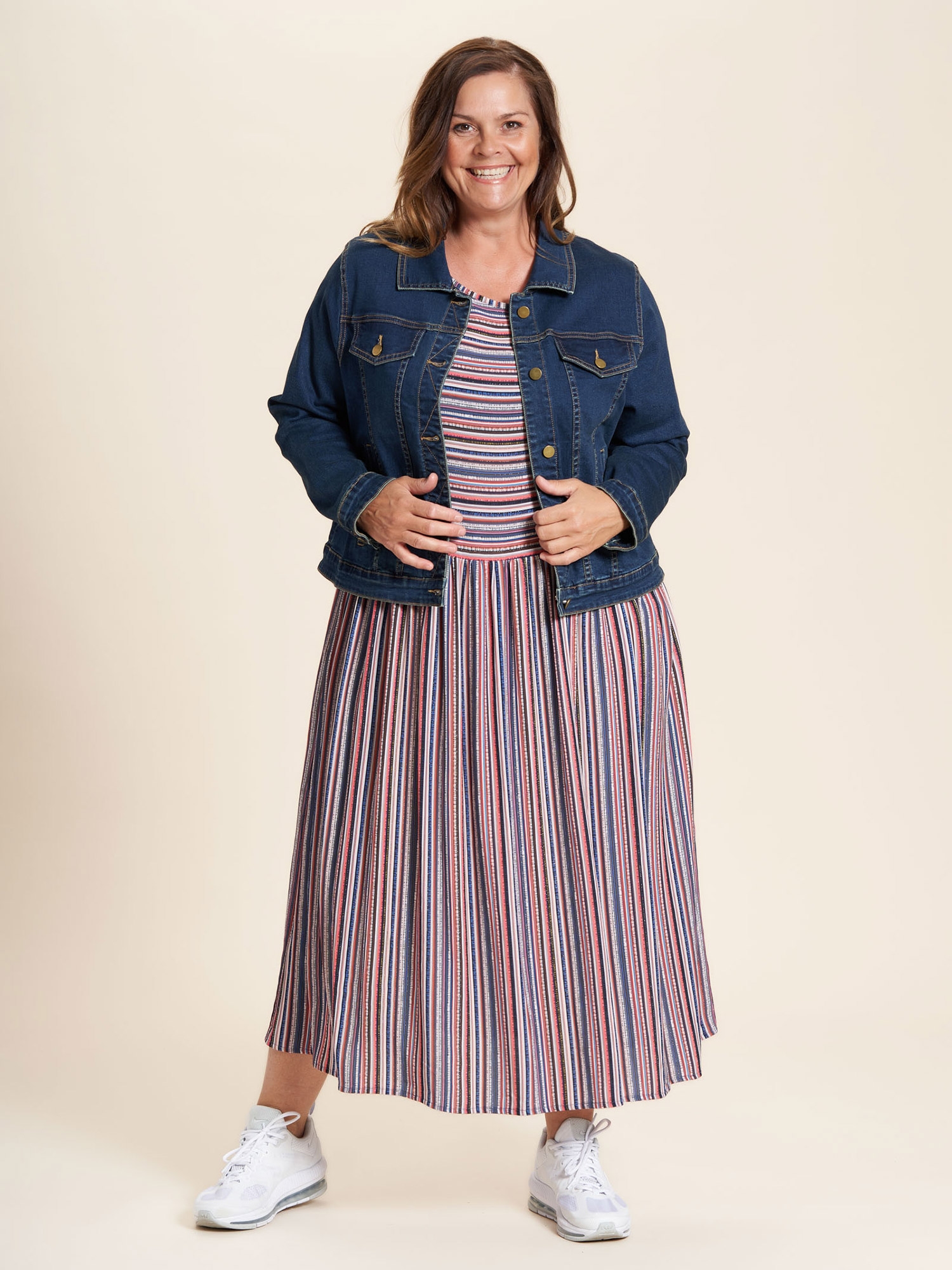 MAYA - Plus Size Jas fra Gozzip