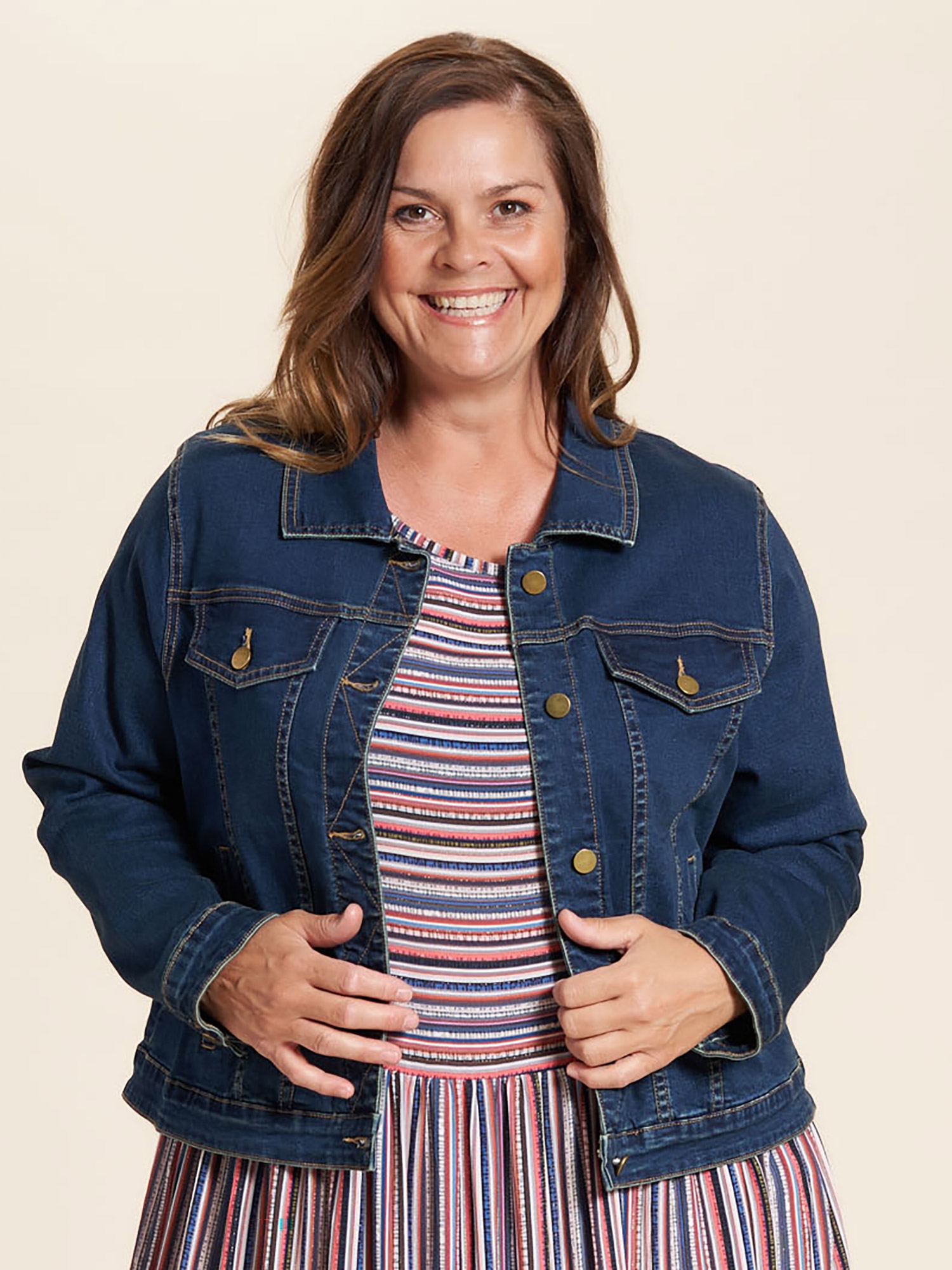 MAYA - Plus Size Jas fra Gozzip