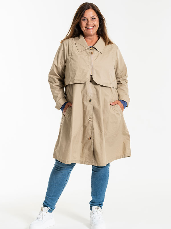 BIRDY - Plus Size Jas fra Gozzip