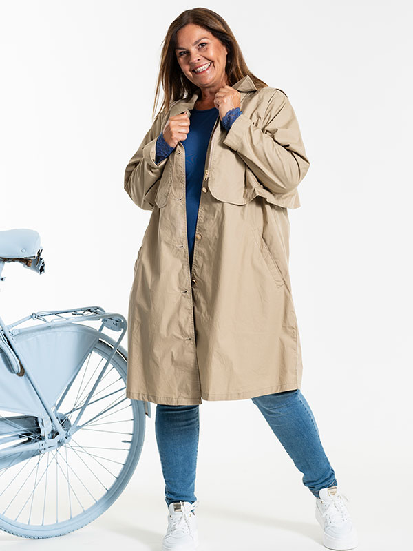 BIRDY - Plus Size Jas fra Gozzip
