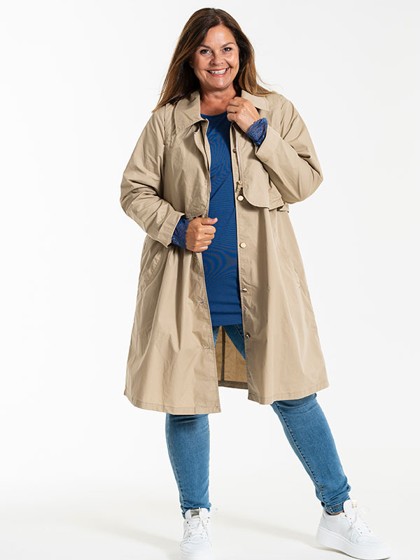 BIRDY - Plus Size Jas fra Gozzip