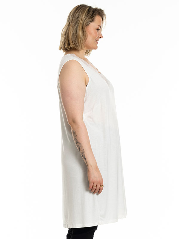 GEOGINA - Plus Size Jurk fra Gozzip