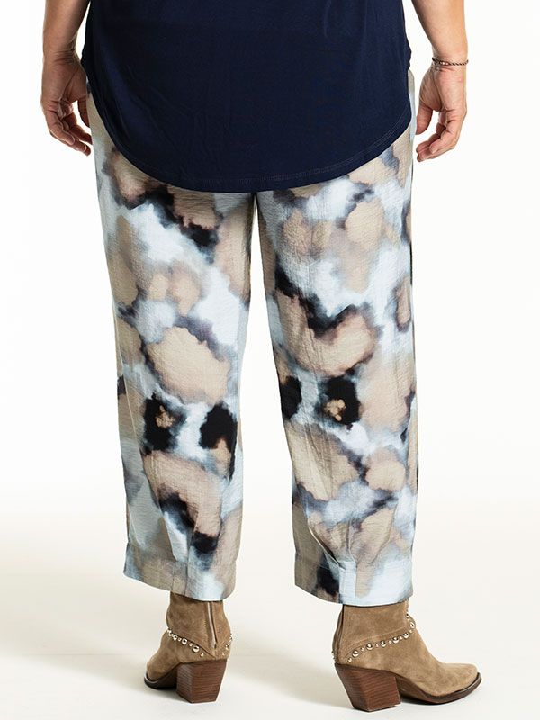 GILA - Plus Size Broek fra Gozzip