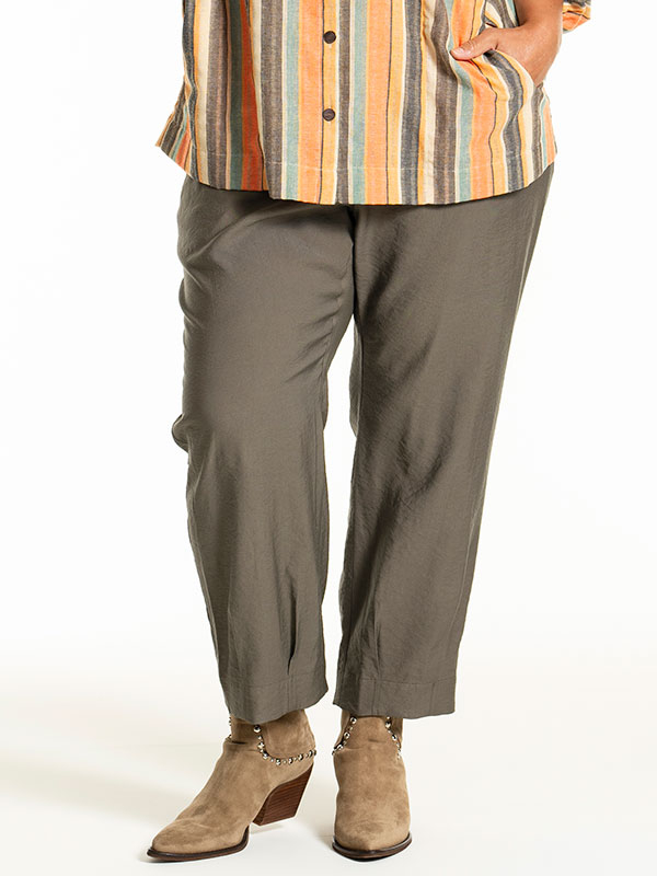 JOA - Plus Size Broek fra Gozzip