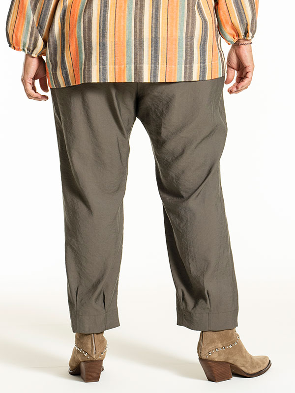 JOA - Plus Size Broek fra Gozzip