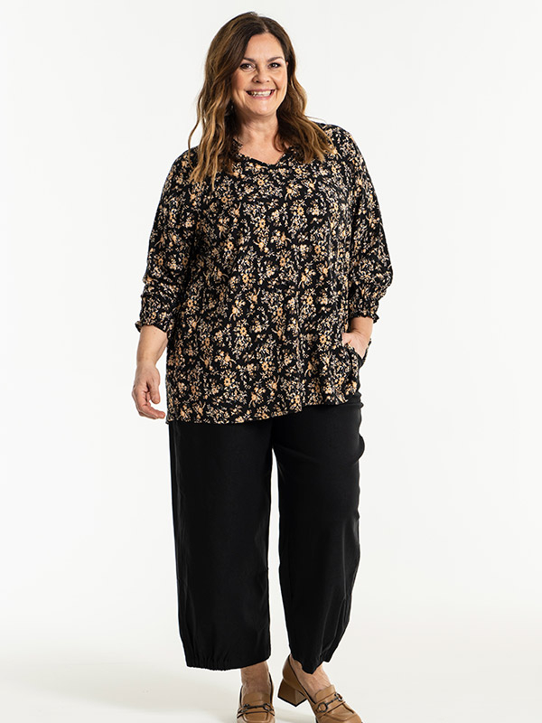 CLARA  - Plus Size Broek fra Gozzip