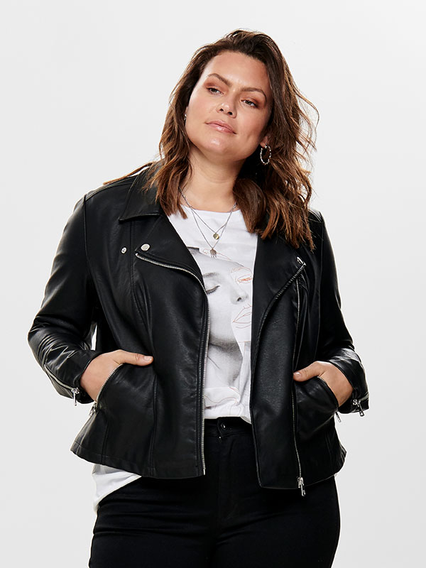 CAREMMY - Plus Size Jas fra Only Carmakoma