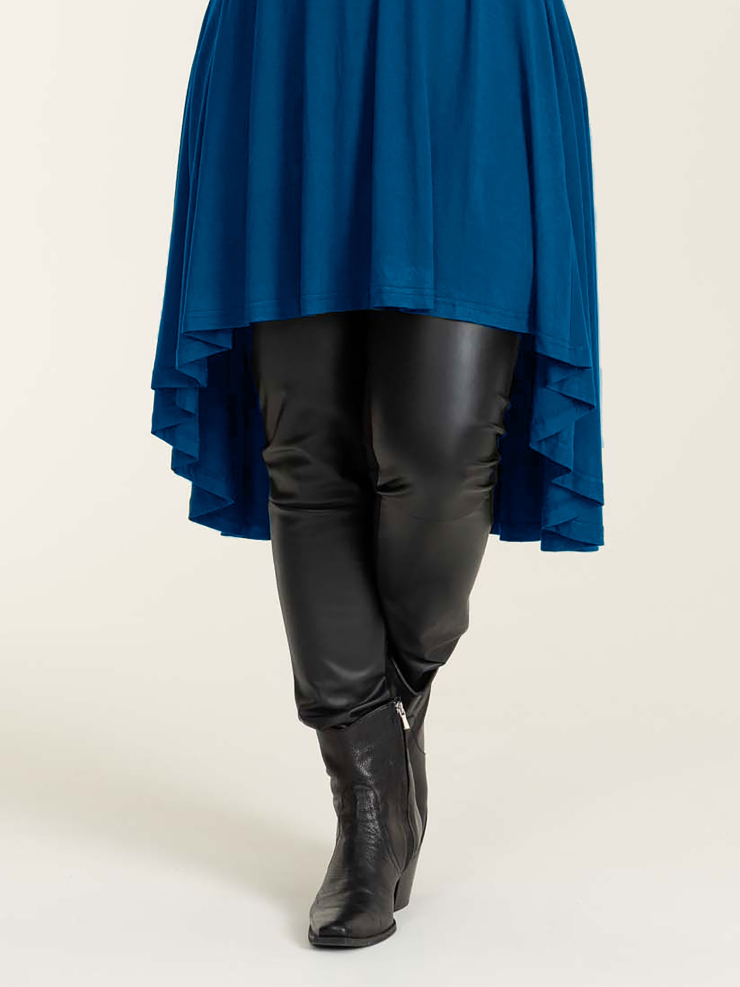 SARA  - Plus Size Broek fra Studio