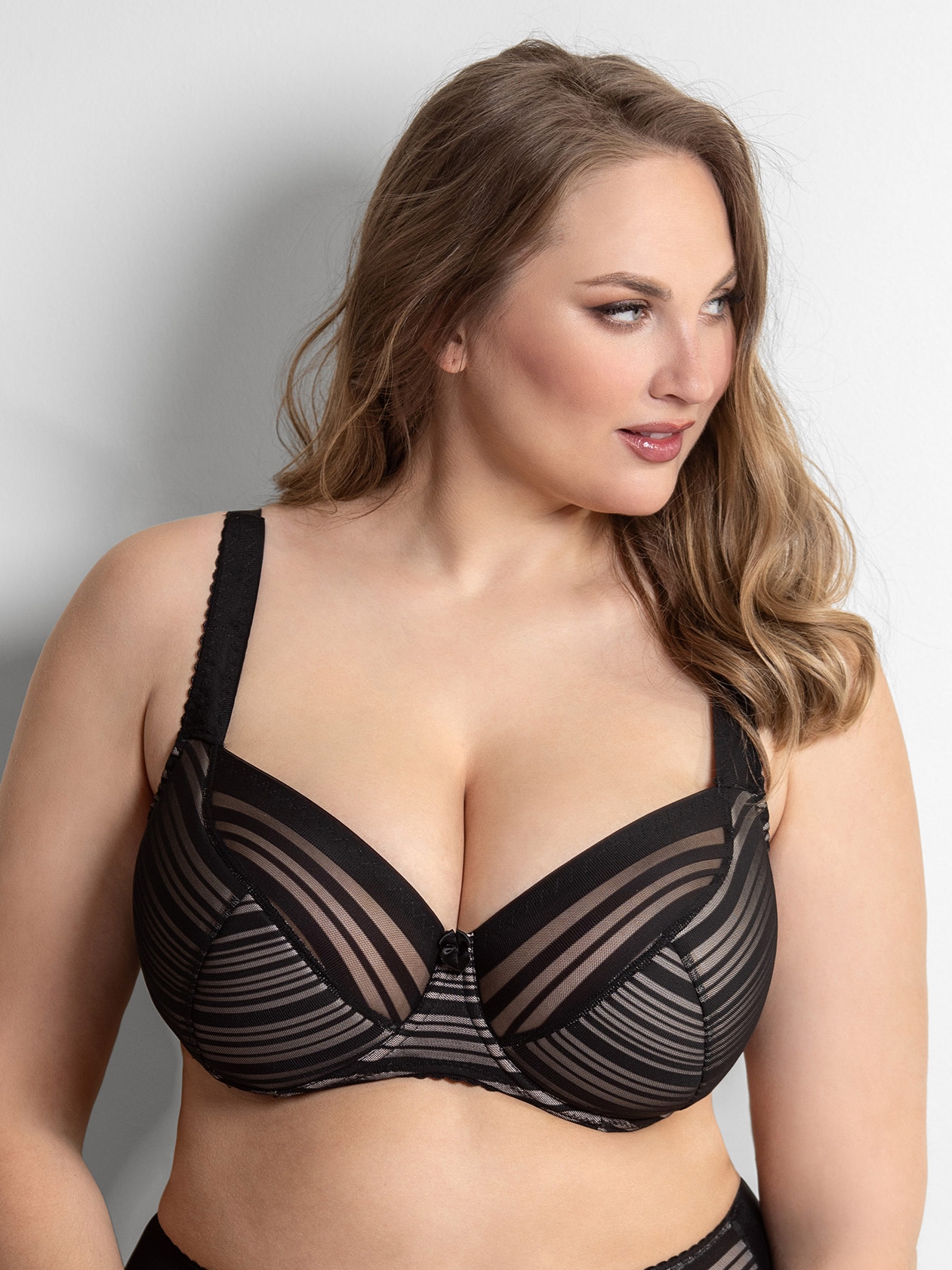 ZOE PUSH UP - Plus Size Bh met beugel fra Plaisir