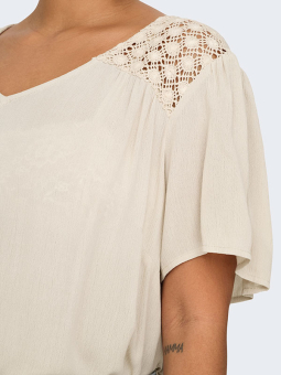 CARSELASI - Plus Size T-shirt vanaf Only Carmakoma