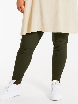 CLARA - Plus Size Broek vanaf Gozzip