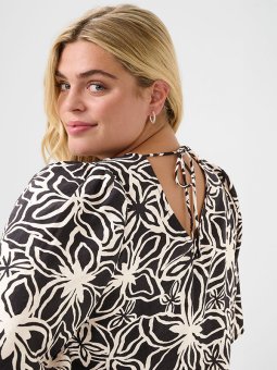 KCHALIAH - Plus Size Blouse vanaf Kaffe Curve