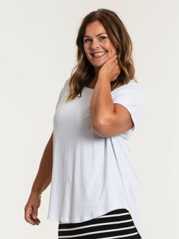 GITTE - Plus Size T-shirt vanaf Gozzip