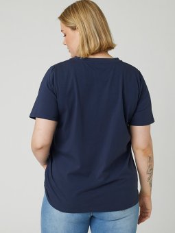 ADFATTIMA - Plus Size T-shirt vanaf Adia