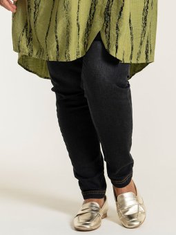 MAYA - Plus Size Jeans vanaf Gozzip