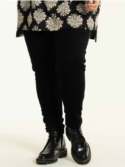CLARA - Plus Size Broek vanaf Gozzip