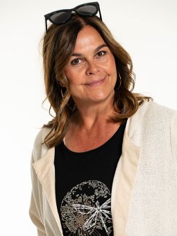 JOSEFIN - Plus Size Vest vanaf Gozzip