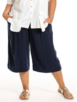 KATALIN - Plus Size Shorts vanaf Gozzip