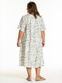KHANDRA - Plus Size Jurk vanaf Gozzip