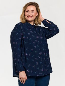 GKARINA - Plus Size Overhemd vanaf Gozzip