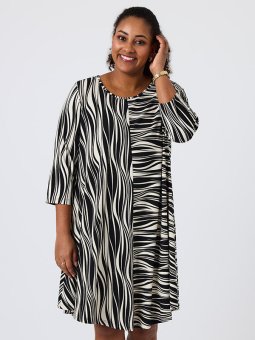 SATINA TEA - Plus Size Jurk vanaf Pont Neuf