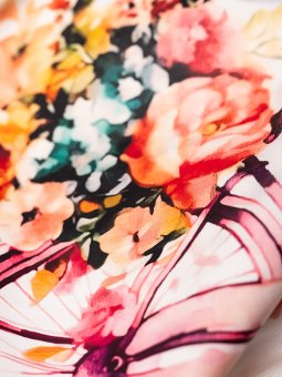 SBELLA - Plus Size T-shirt vanaf Studio